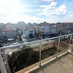 Sineva Konukevi *